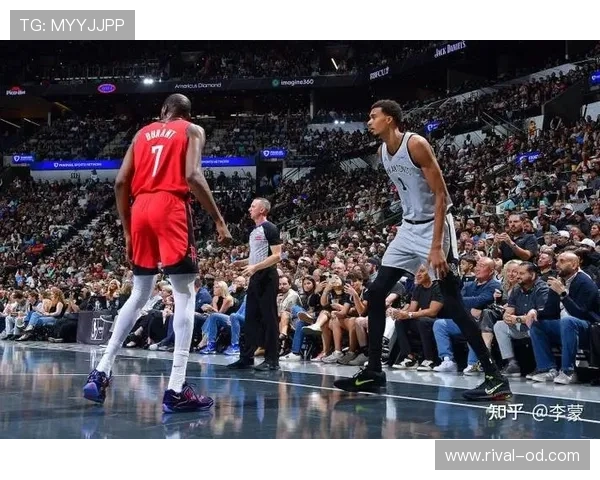 巴恩斯无球跑位提升进攻效率 场均关键回合得分拉开差距